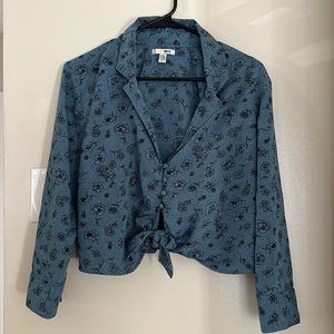 Amuse Society Let’s get knotty crop top